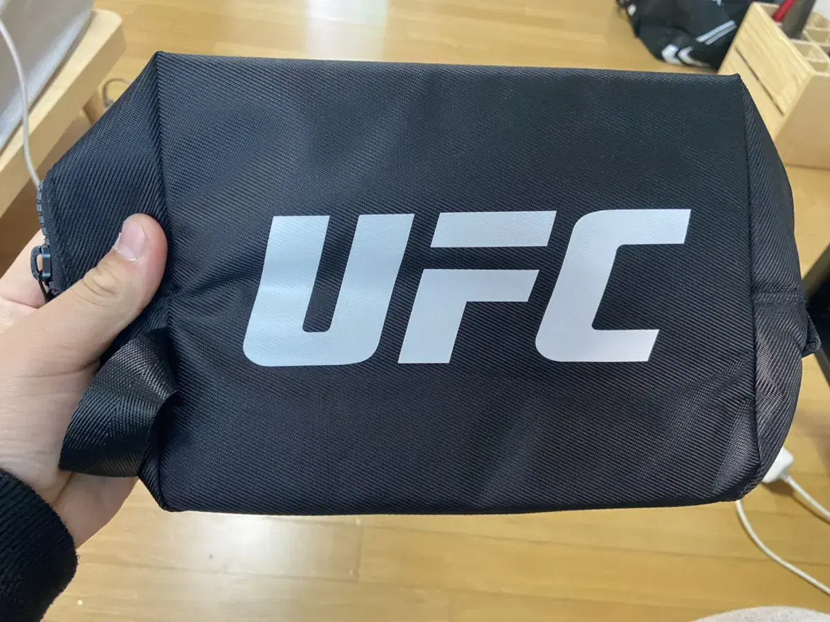 UFC 베넘 지급용 클러치빽 판매